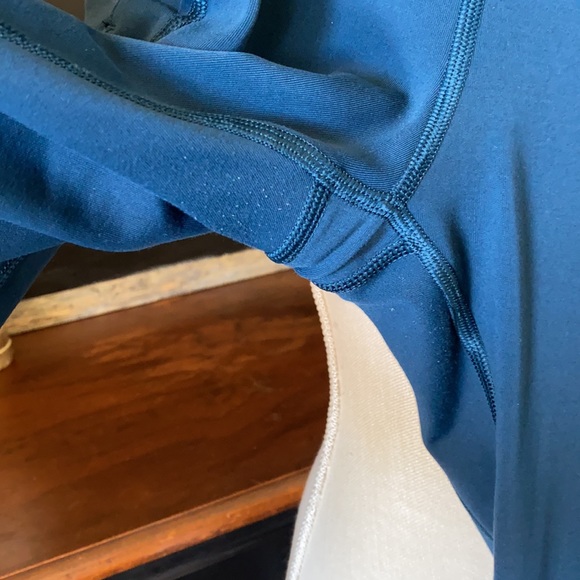 Athleta Cropped Leggings w/ pockets - Picture 7 of 9